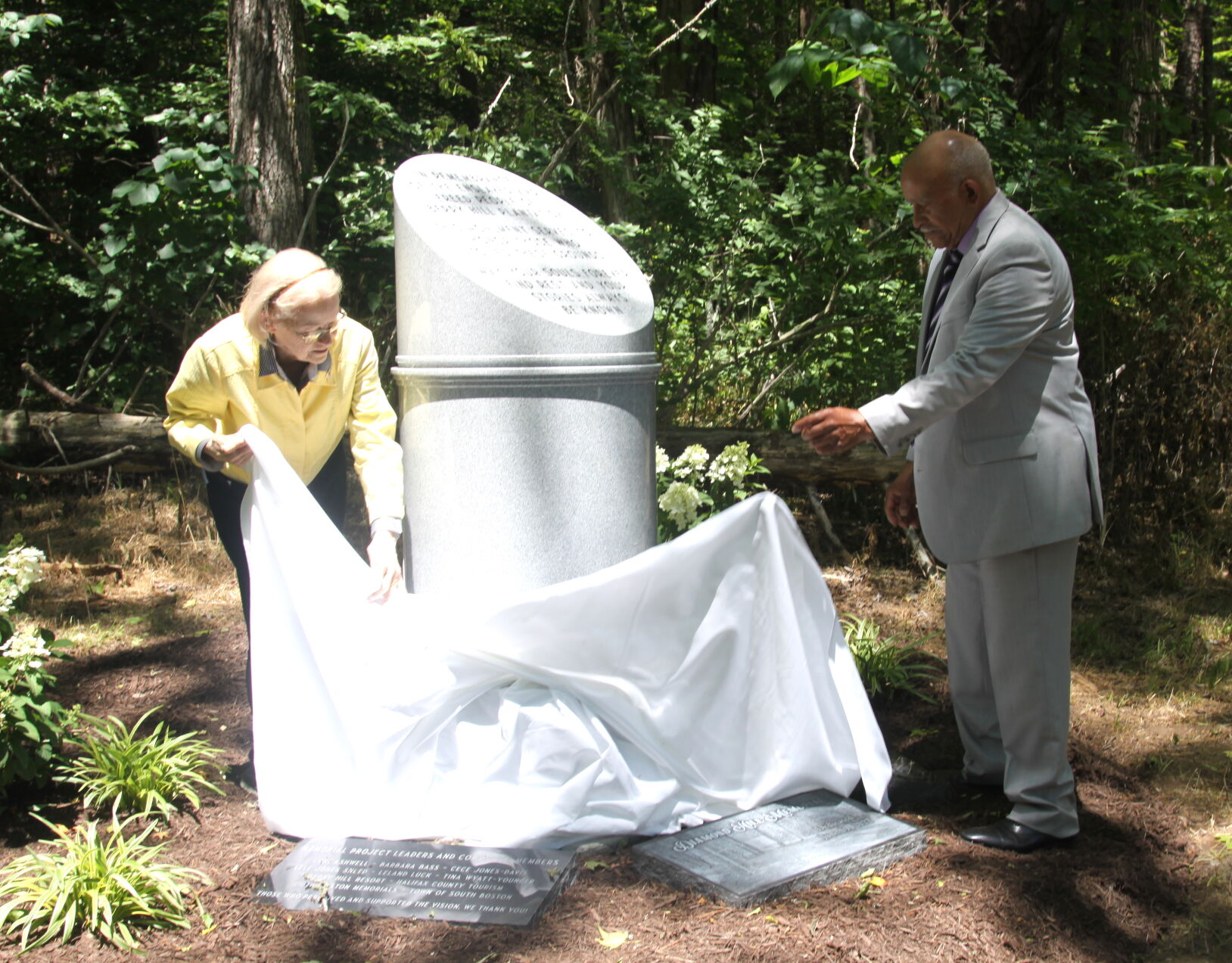 Diamond Hill Memorial